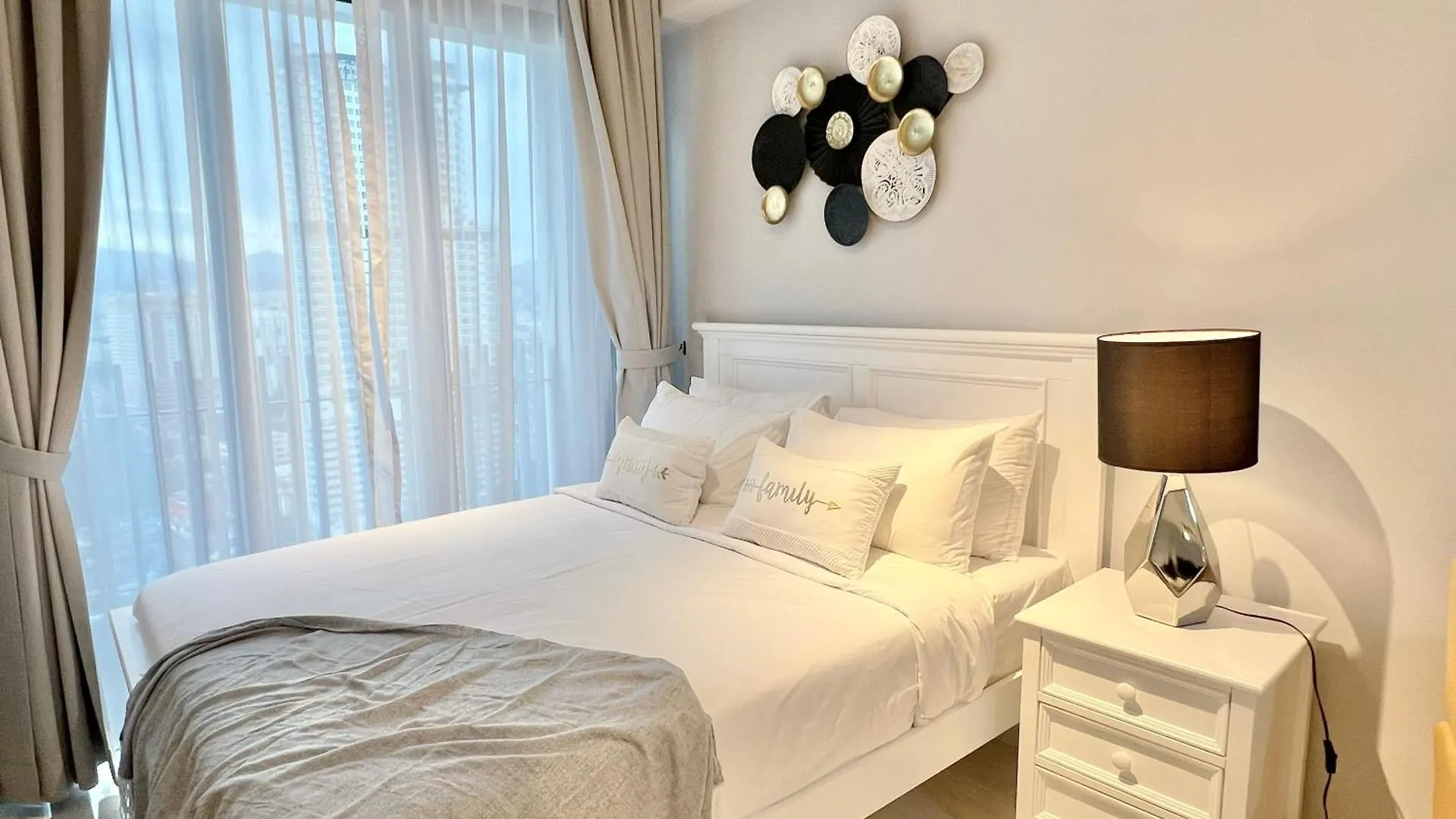 The Luxe By Infinitum Suites クアラルンプール 0*,  マレーシア